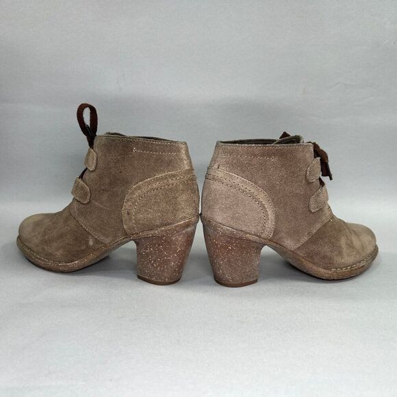 Clarks Ankle Boots Women's Size 6.5 Brown Suede Leather Lace Up Ankle Booties - Picture 6 of 13